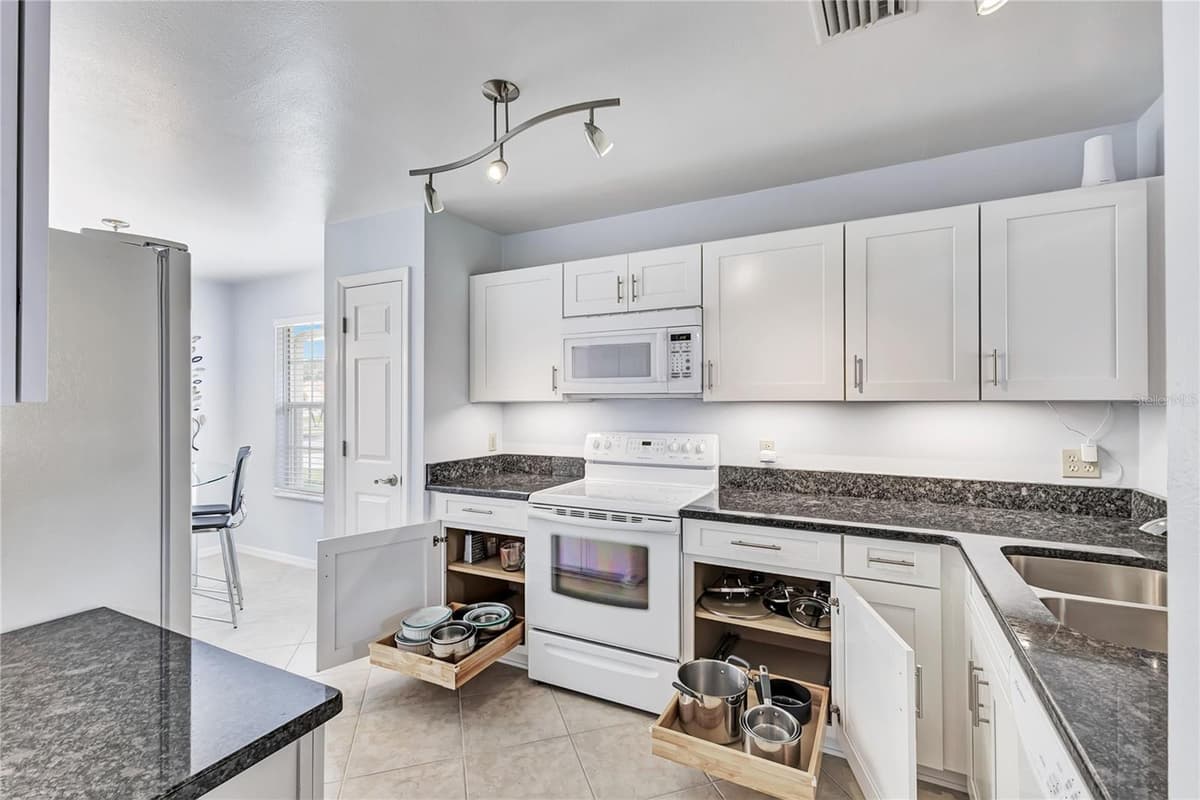 779 MEADOWSIDE COURT — photo 15 of 45