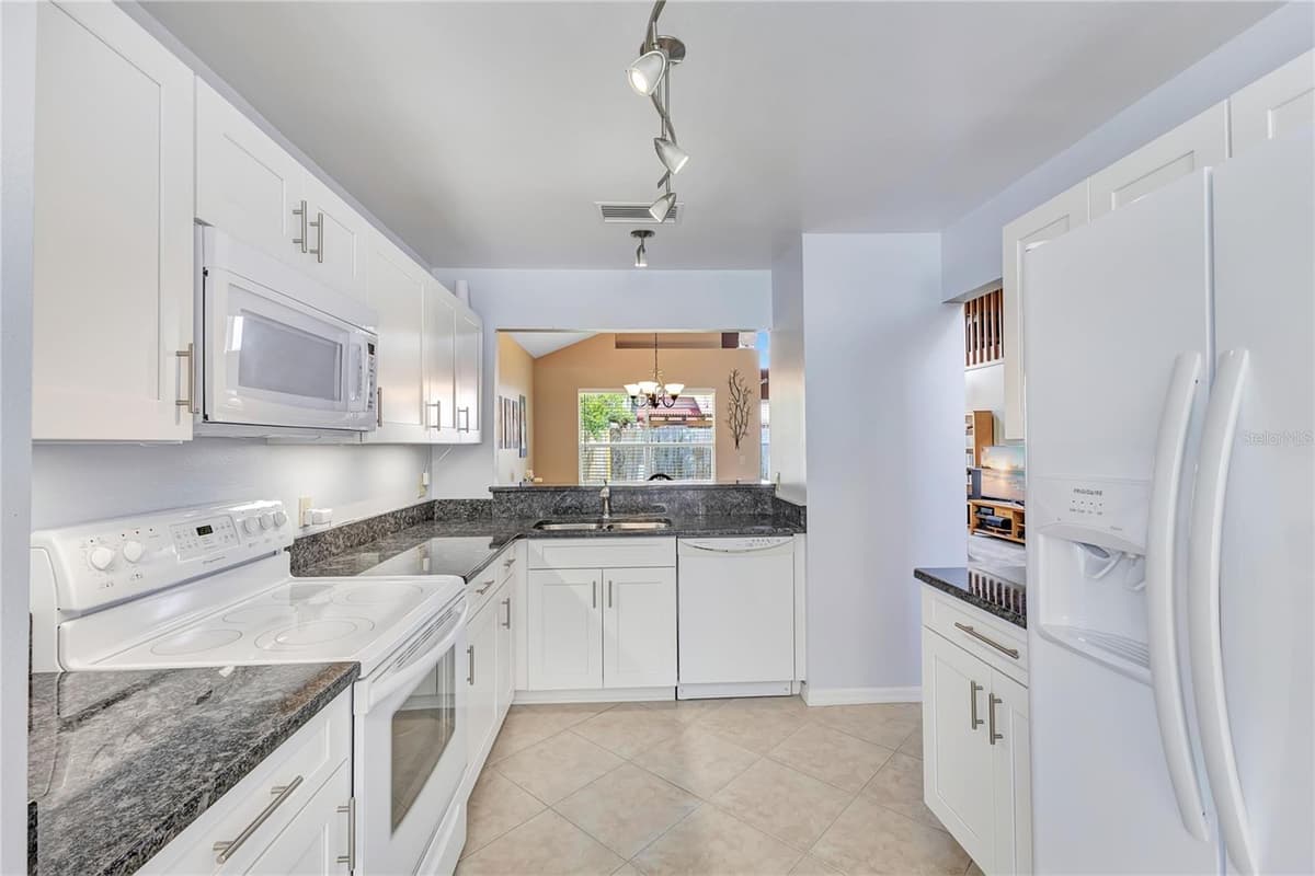 779 MEADOWSIDE COURT — photo 13 of 45