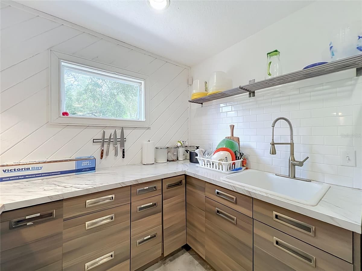 300 MAITLAND AVENUE — photo 24 of 54