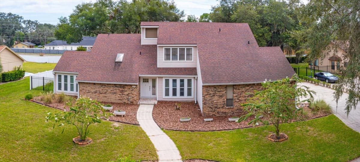 4951 COURTLAND LOOP — photo 2 of 33