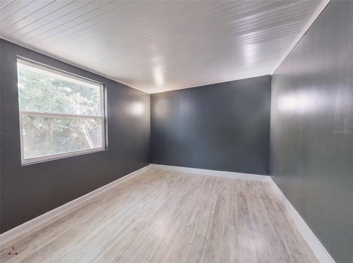 221 EVERGREEN TERRACE — photo 4 of 41