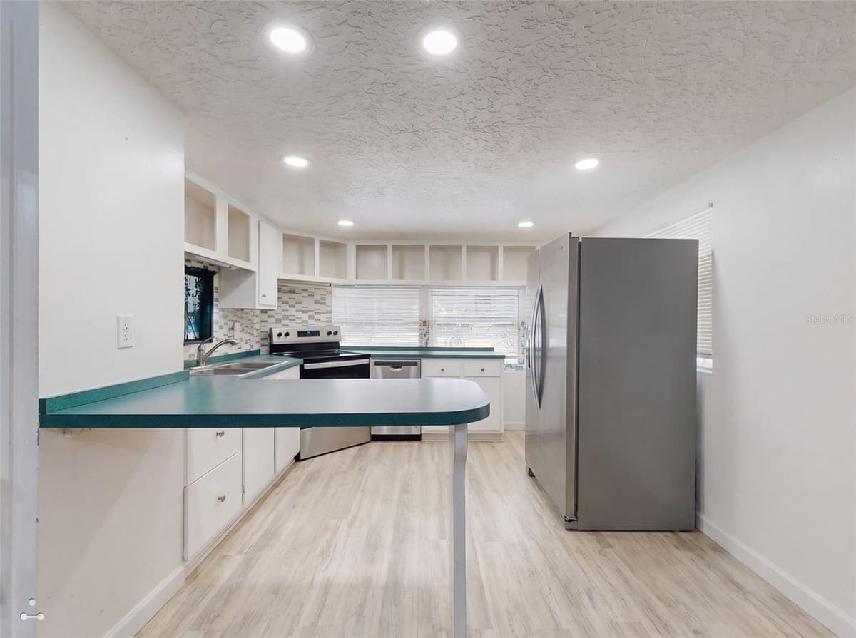 221 EVERGREEN TERRACE — photo 11 of 41