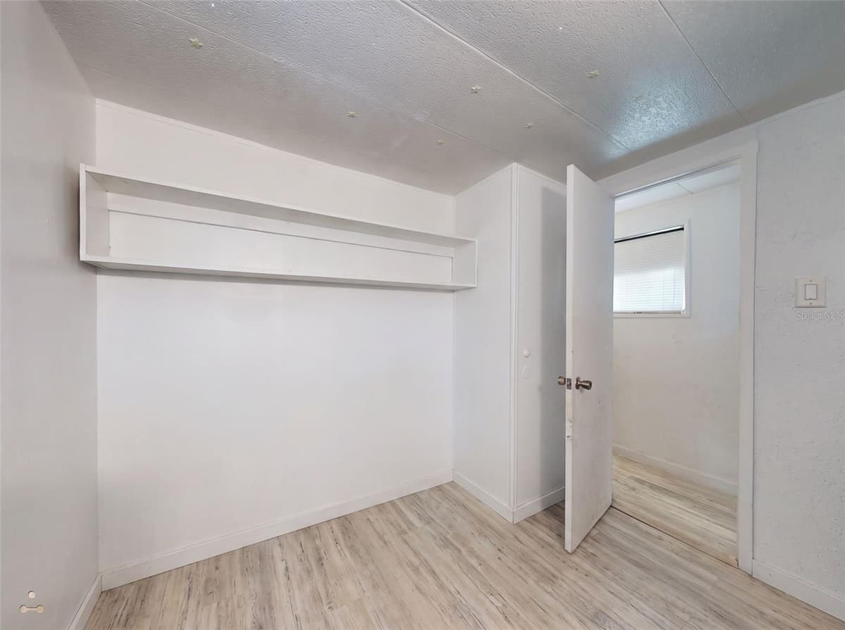 221 EVERGREEN TERRACE — photo 19 of 41