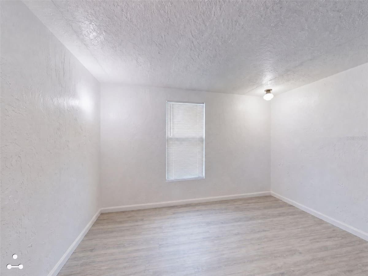 221 EVERGREEN TERRACE — photo 16 of 41