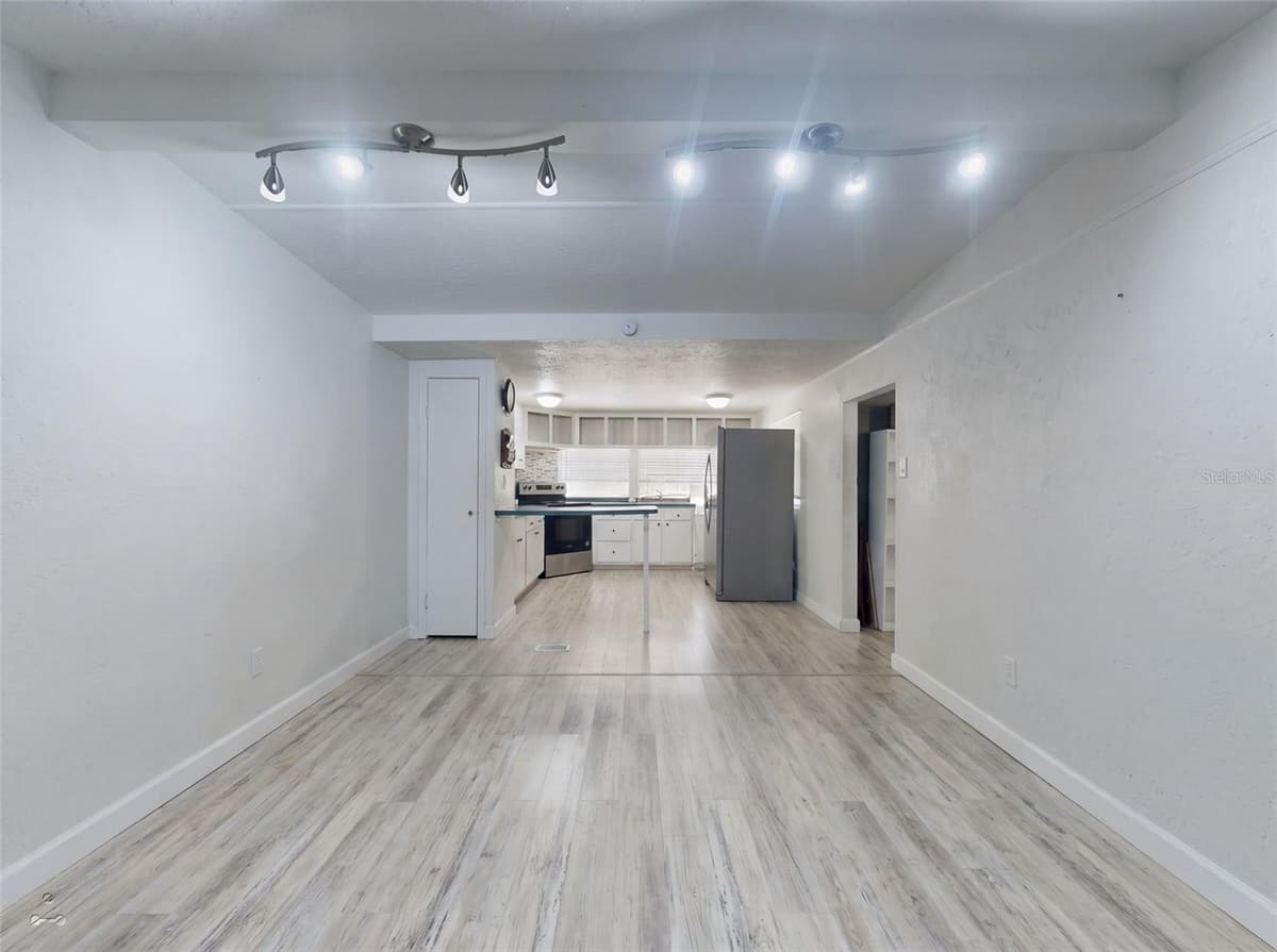 221 EVERGREEN TERRACE — photo 6 of 41
