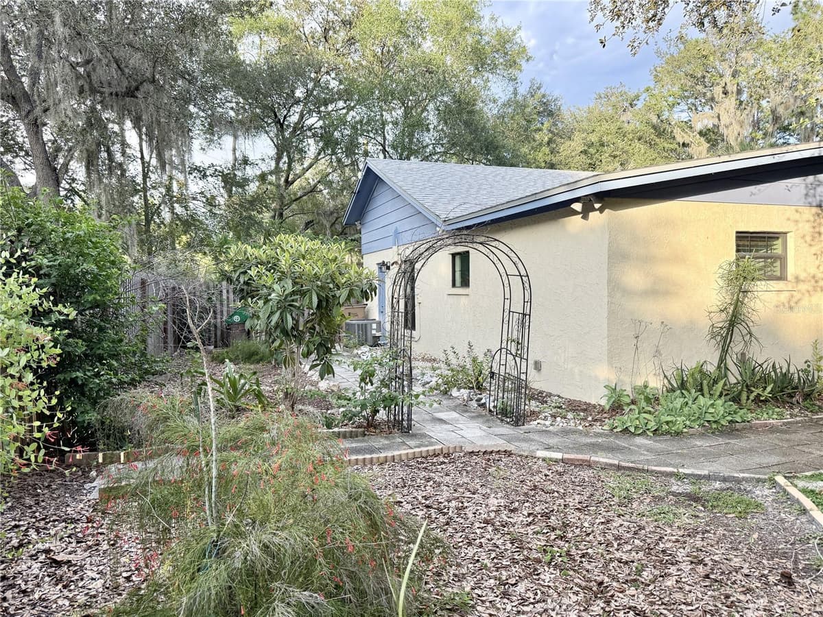 901 RIVER DRIVE — photo 64 of 73