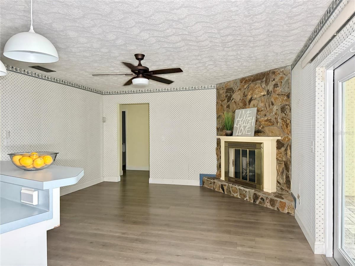 901 RIVER DRIVE — photo 19 of 73