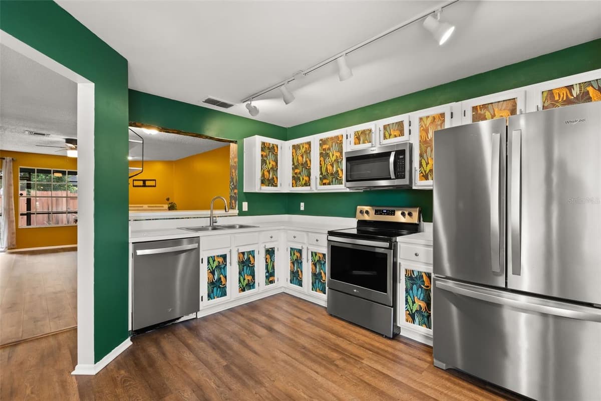 2776 LANCASTER COURT — photo 9 of 33