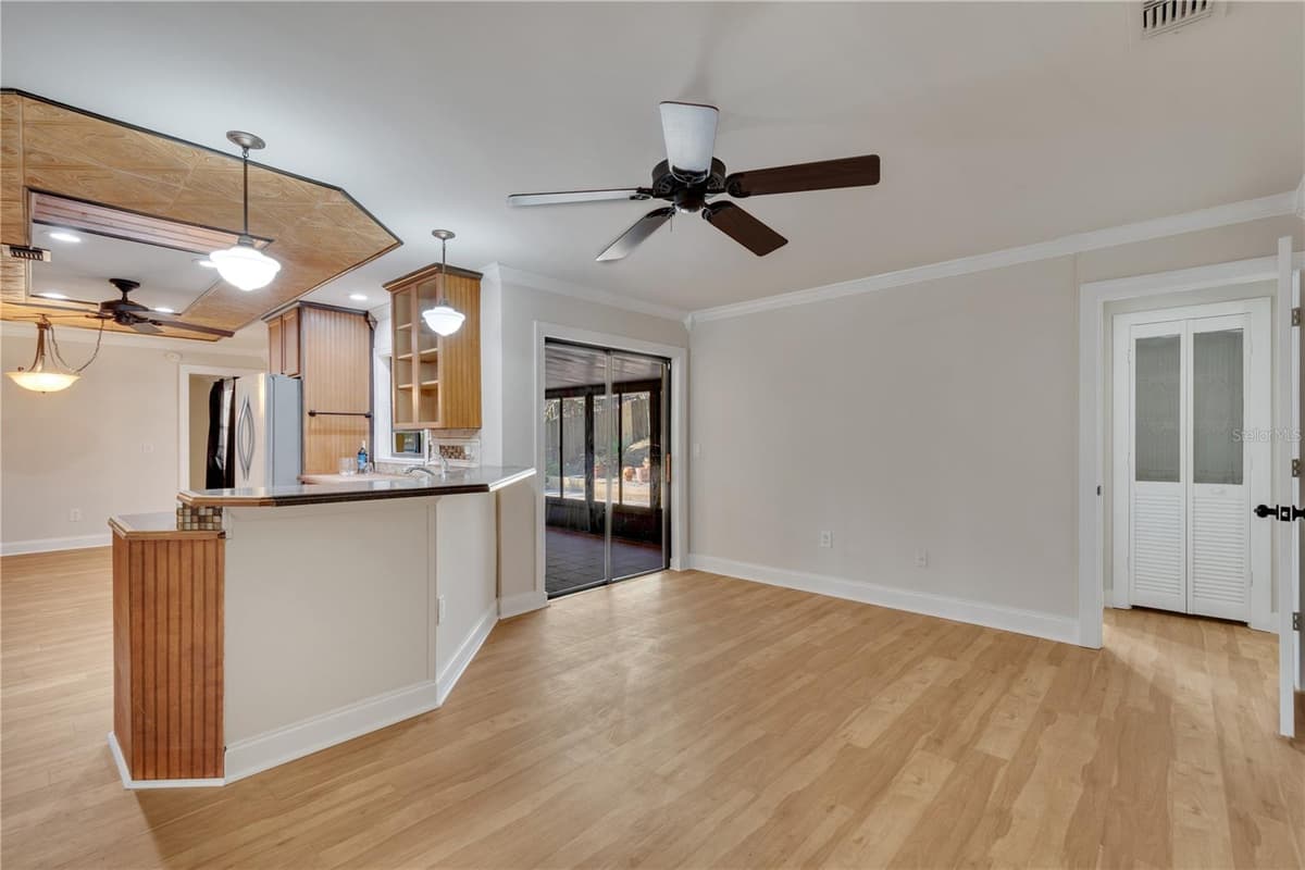 24 BAYRIDGE COURT — photo 39 of 55