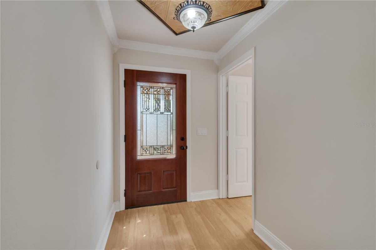 24 BAYRIDGE COURT — photo 17 of 55