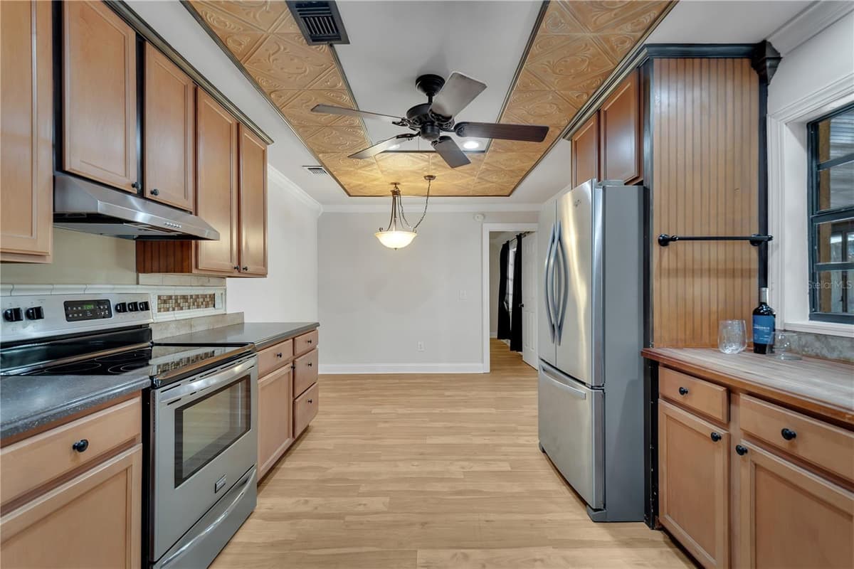 24 BAYRIDGE COURT — photo 25 of 55