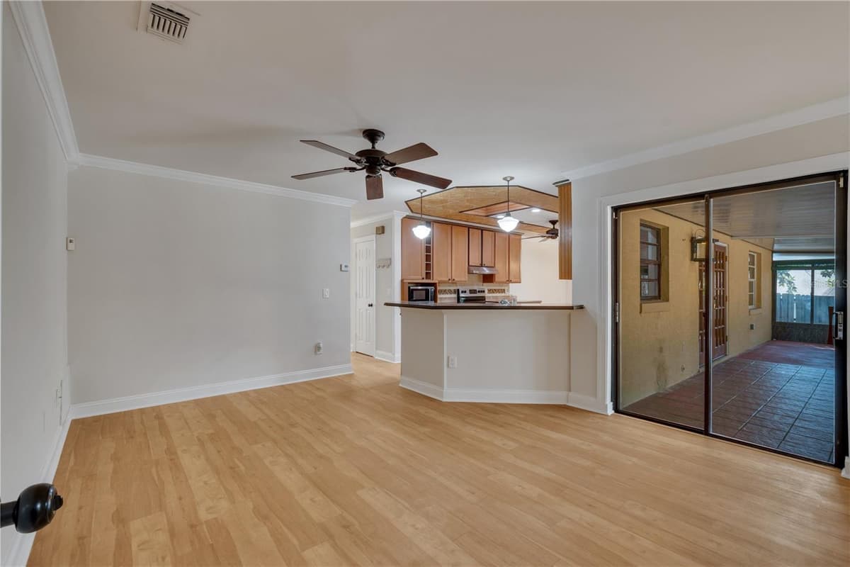 24 BAYRIDGE COURT — photo 37 of 55