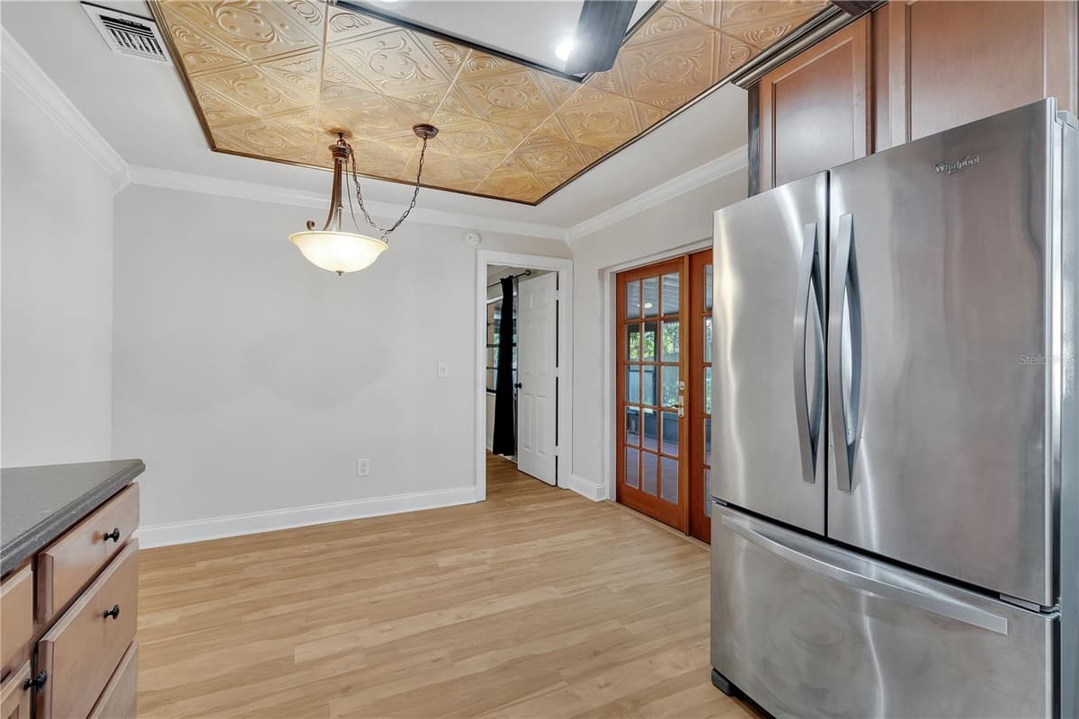 24 BAYRIDGE COURT — photo 29 of 55