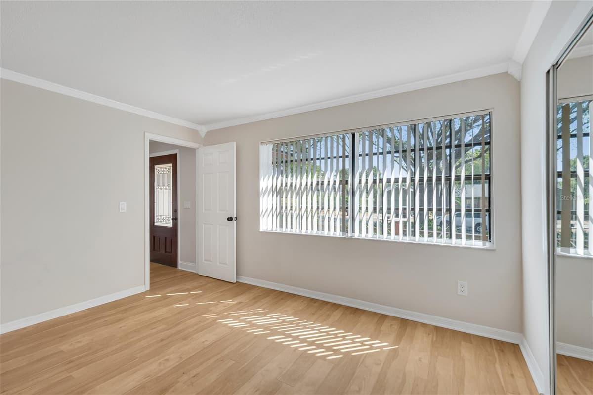 24 BAYRIDGE COURT — photo 21 of 55