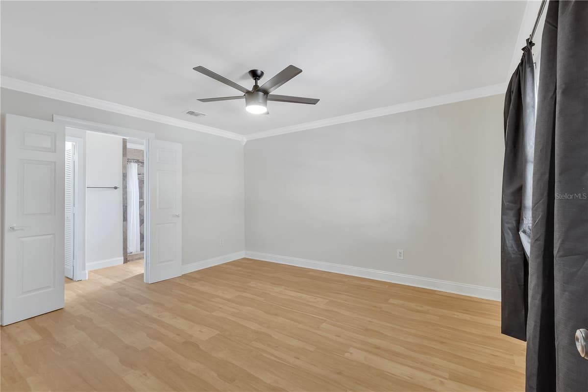 24 BAYRIDGE COURT — photo 32 of 55