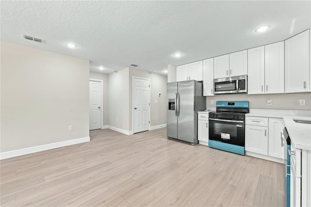 1233 3RD STREET — photo 7 of 25