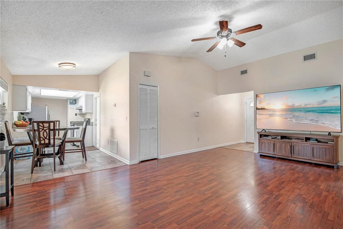 129 REEL COURT — photo 5 of 26