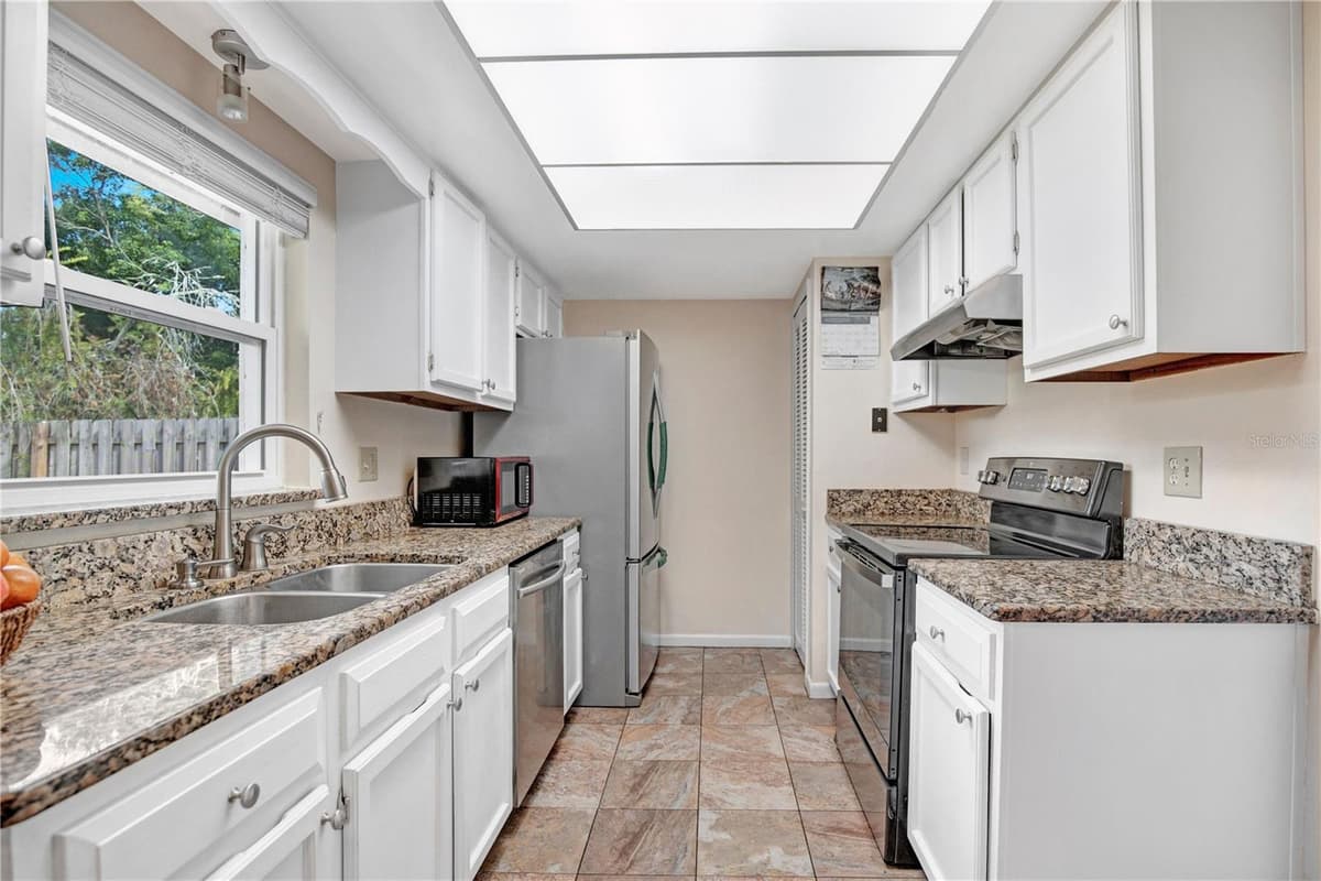 129 REEL COURT — photo 11 of 26