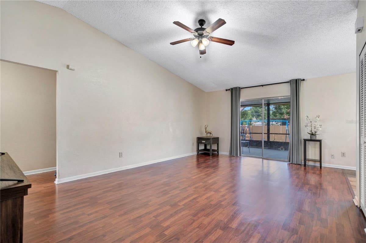 129 REEL COURT — photo 6 of 26