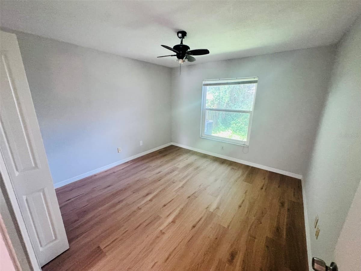 5151 GAINSVILLE DRIVE — photo 10 of 22