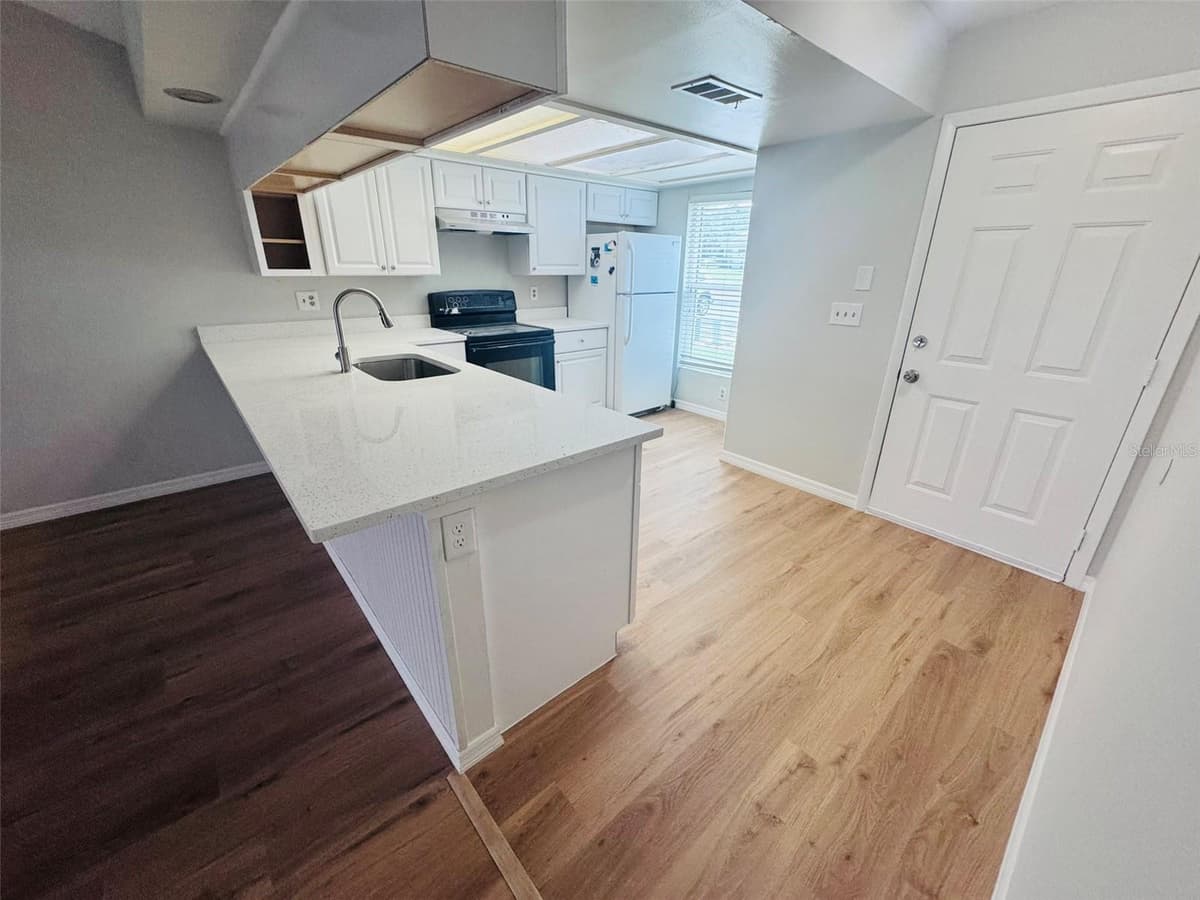 5151 GAINSVILLE DRIVE — photo 5 of 22