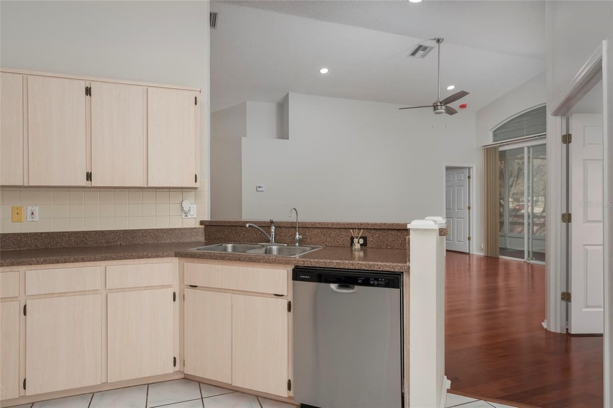 717 LIGHTHOUSE DRIVE — photo 11 of 29