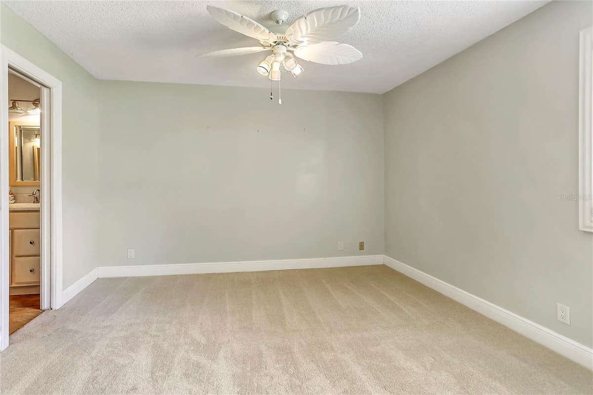 605 CHESTNUT OAK CIRCLE — photo 13 of 40
