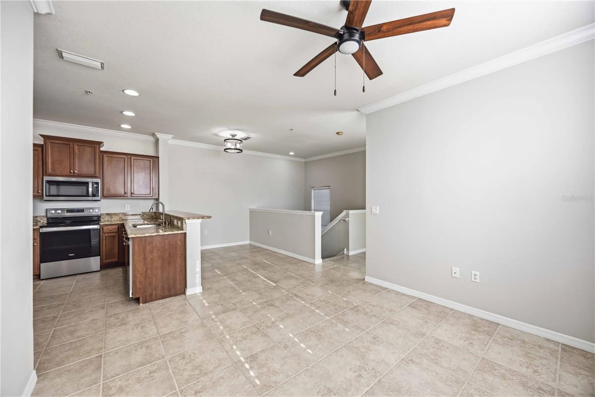 7927 LIMESTONE LANE — photo 7 of 31