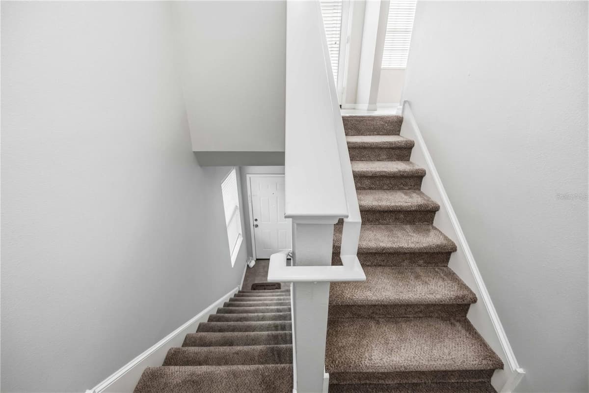7927 LIMESTONE LANE — photo 3 of 31