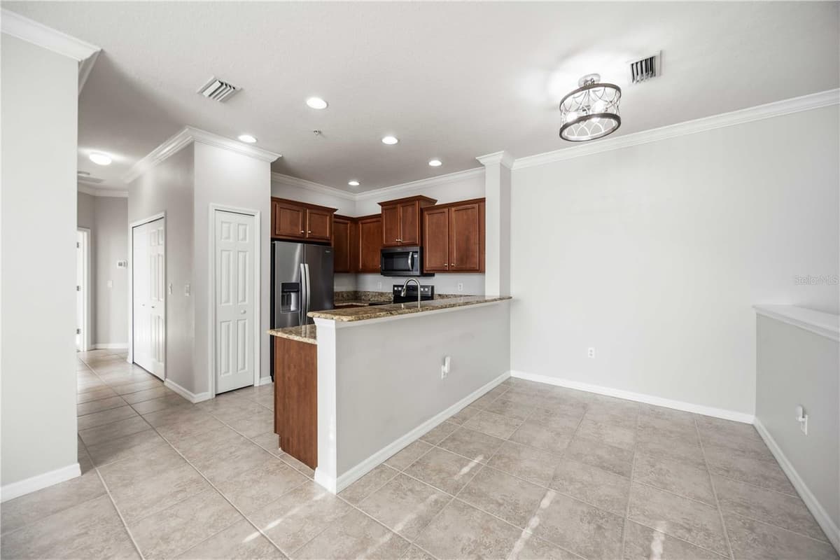 7927 LIMESTONE LANE — photo 8 of 31