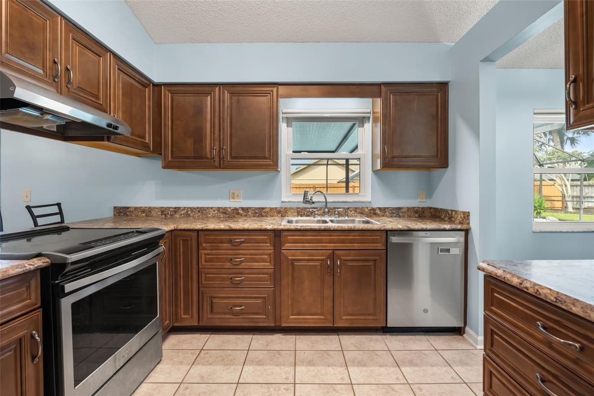 2642 MAJESTIC AVENUE — photo 16 of 37