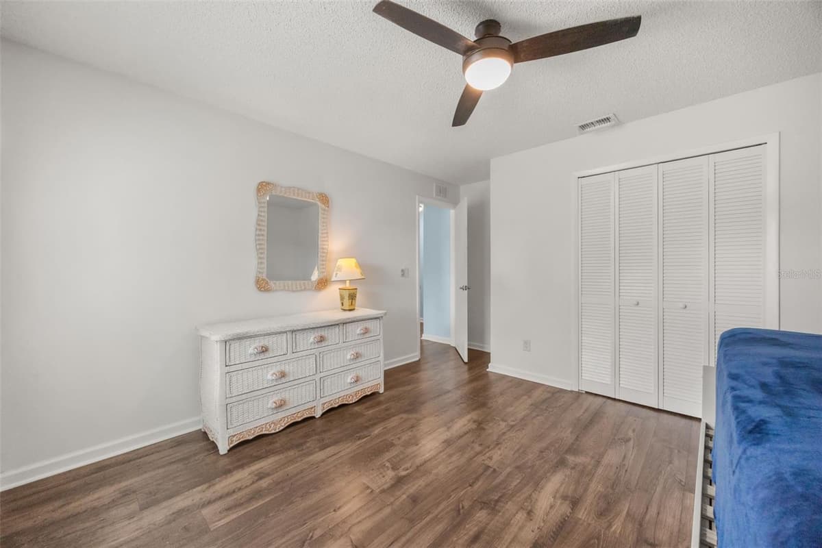 2642 MAJESTIC AVENUE — photo 23 of 37