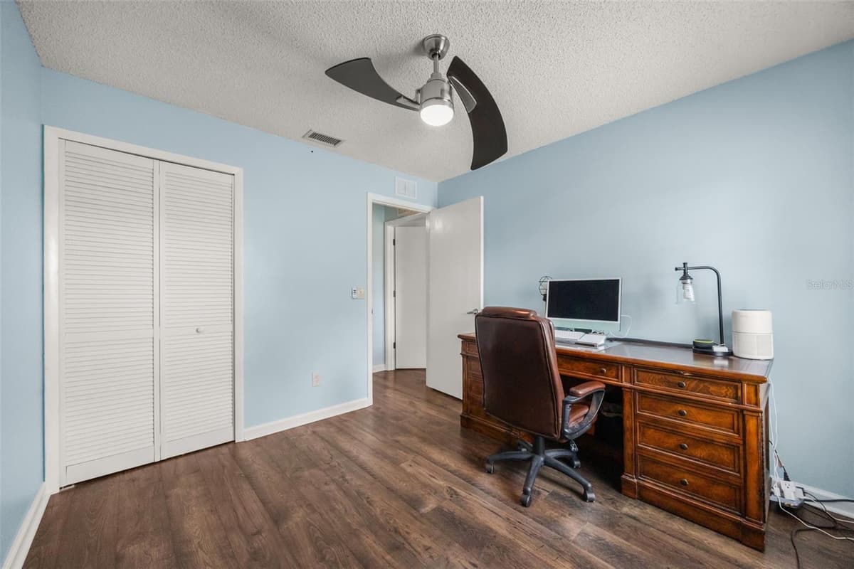 2642 MAJESTIC AVENUE — photo 26 of 37