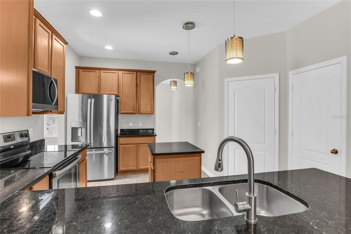 847 AYDEN OAK LANE — photo 15 of 54