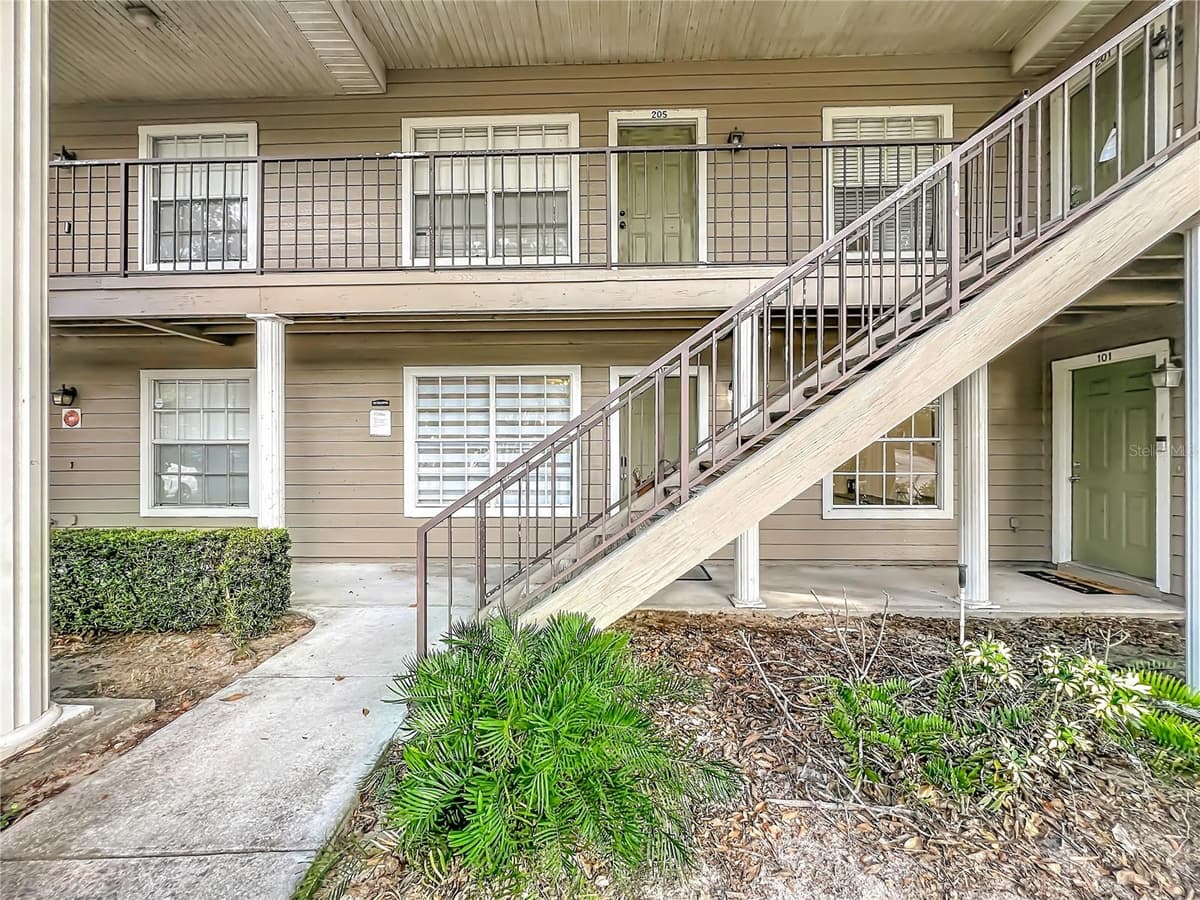 121 RESERVE CIRCLE — photo 43 of 44