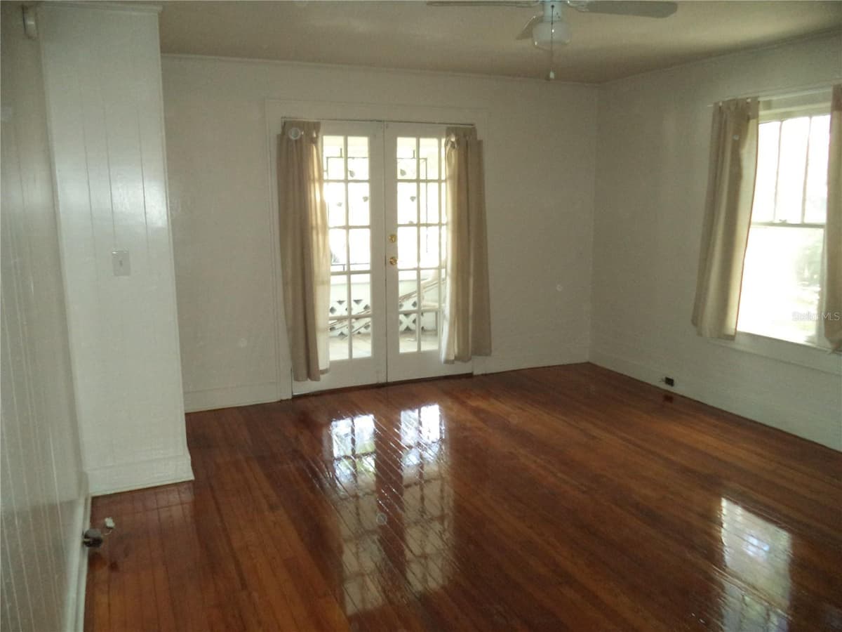 750 7TH AVENUE — photo 3 of 5