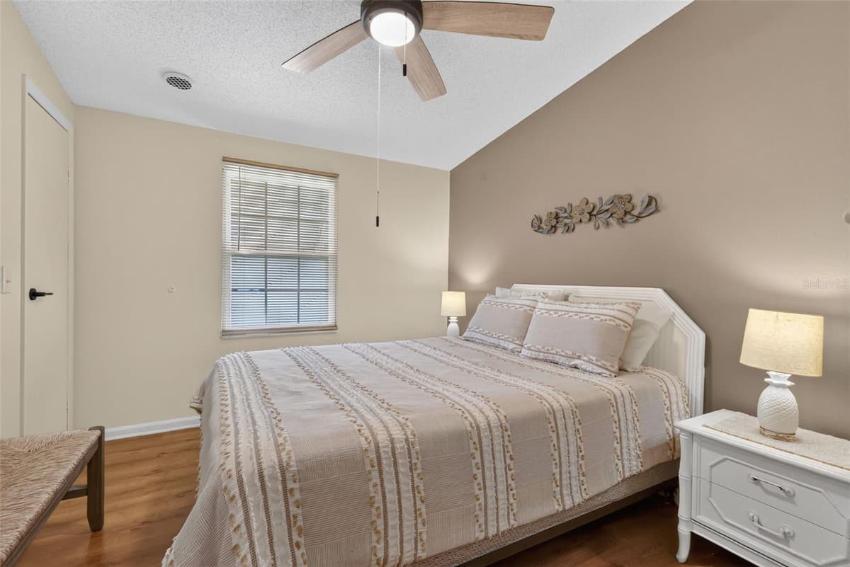 1541 DORAL CIRCLE — photo 16 of 26