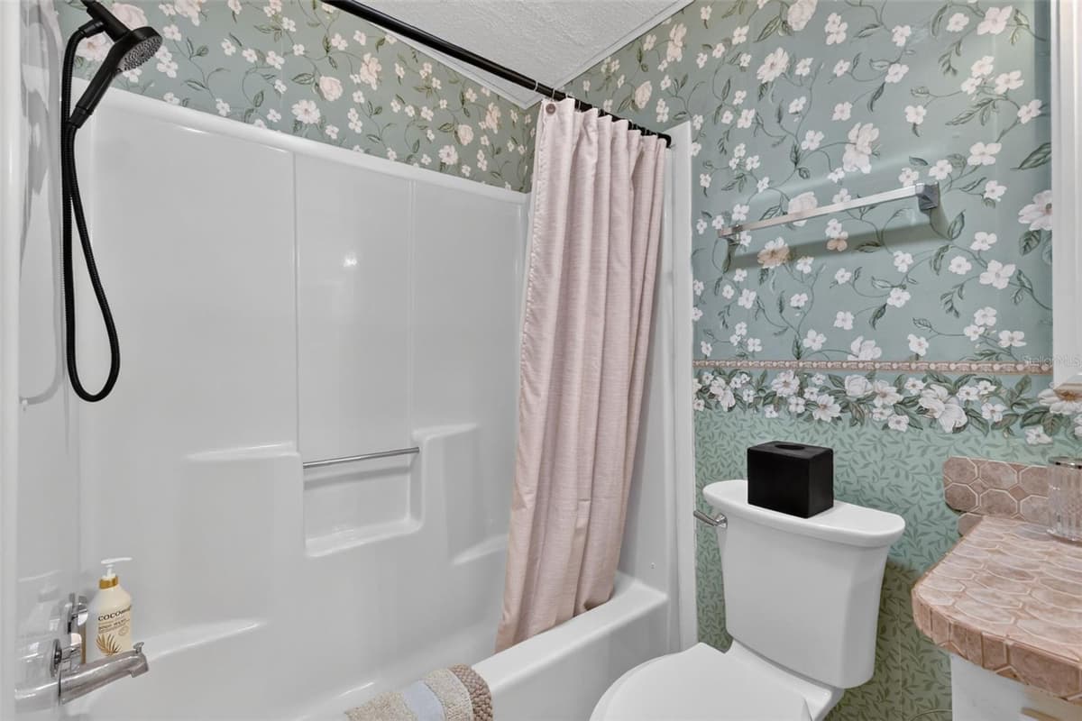1541 DORAL CIRCLE — photo 18 of 26