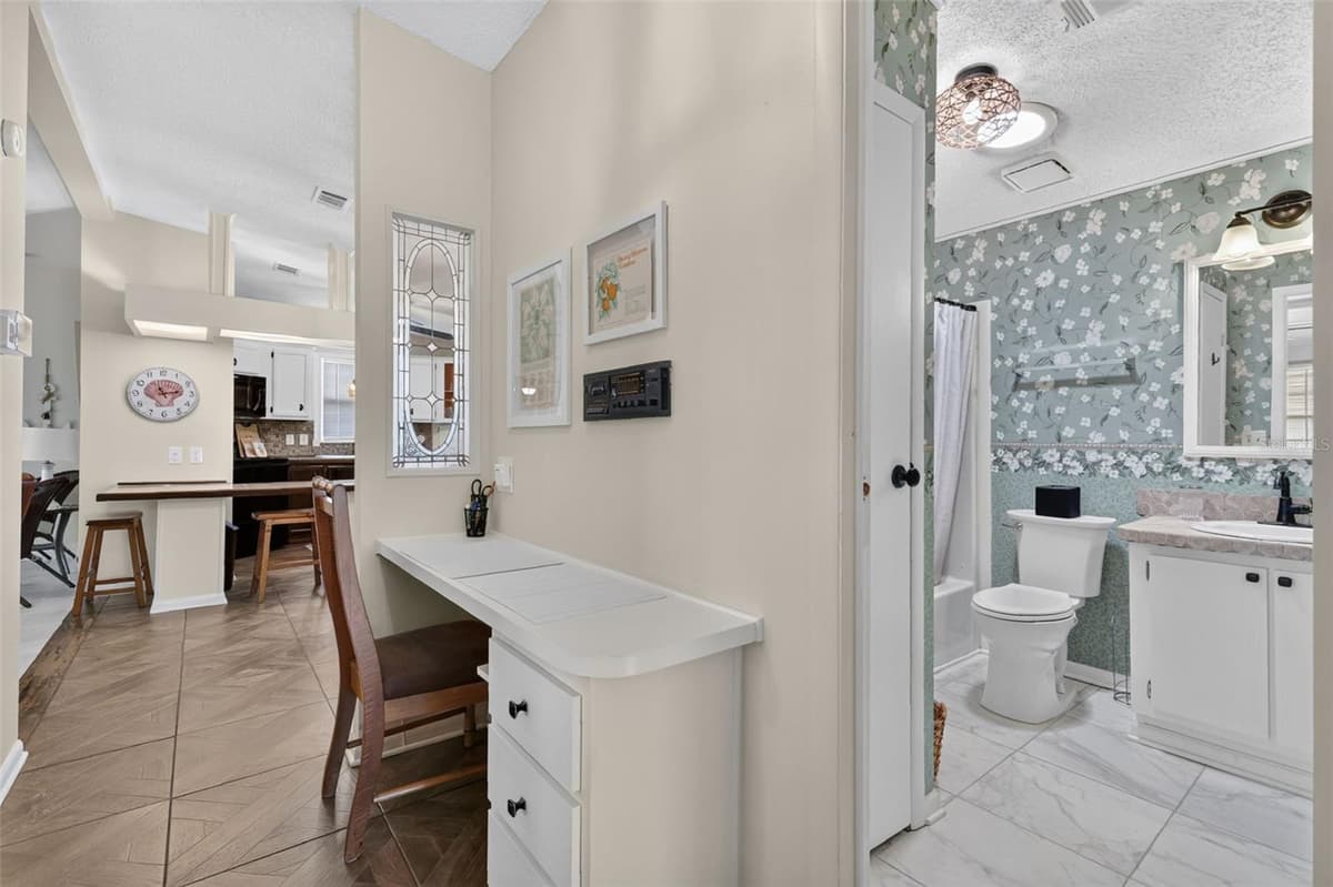 1541 DORAL CIRCLE — photo 15 of 26