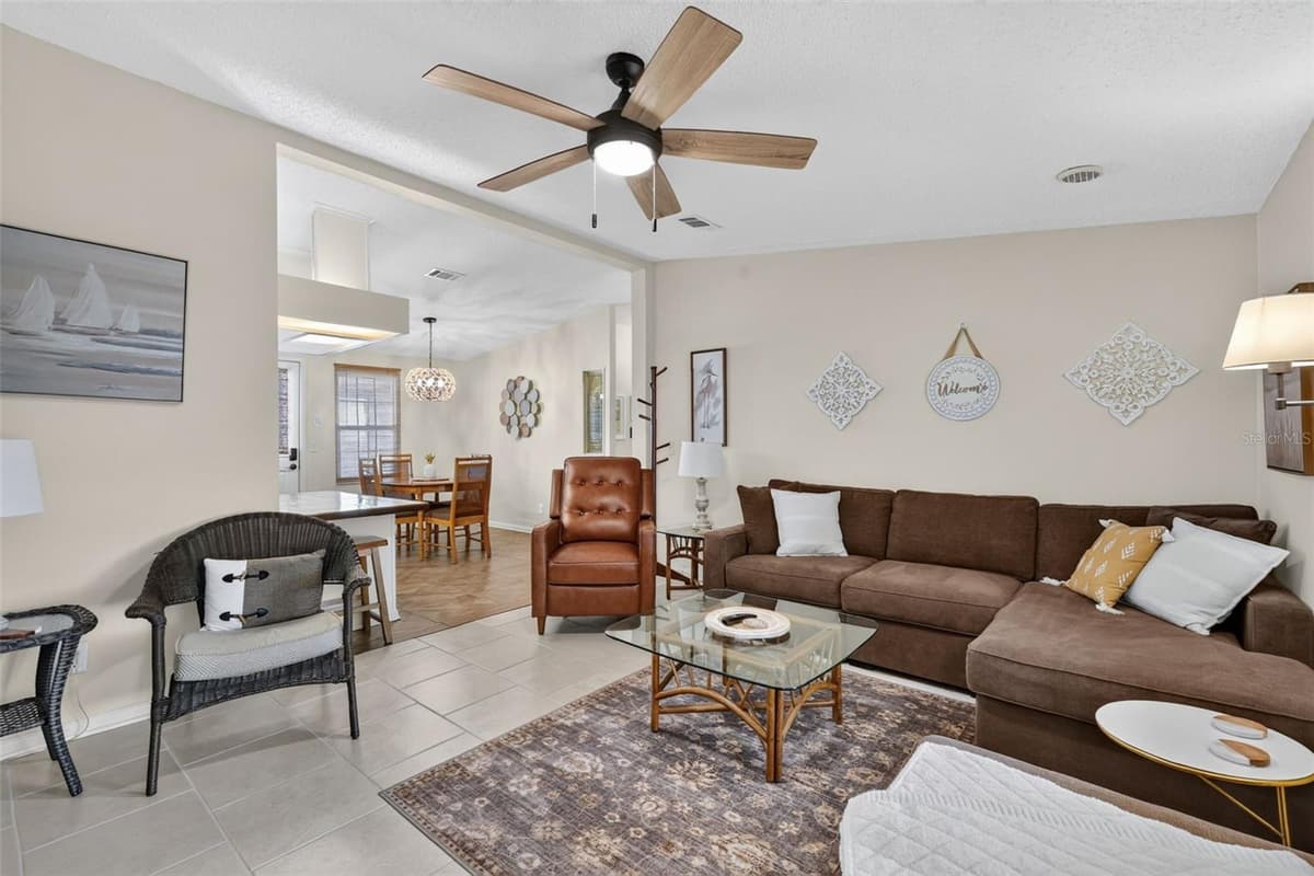 1541 DORAL CIRCLE — photo 12 of 26