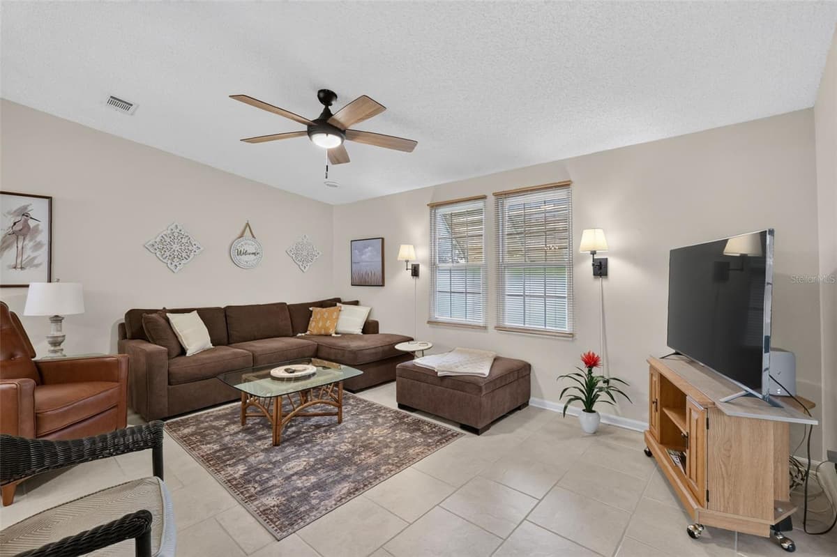 1541 DORAL CIRCLE — photo 13 of 26