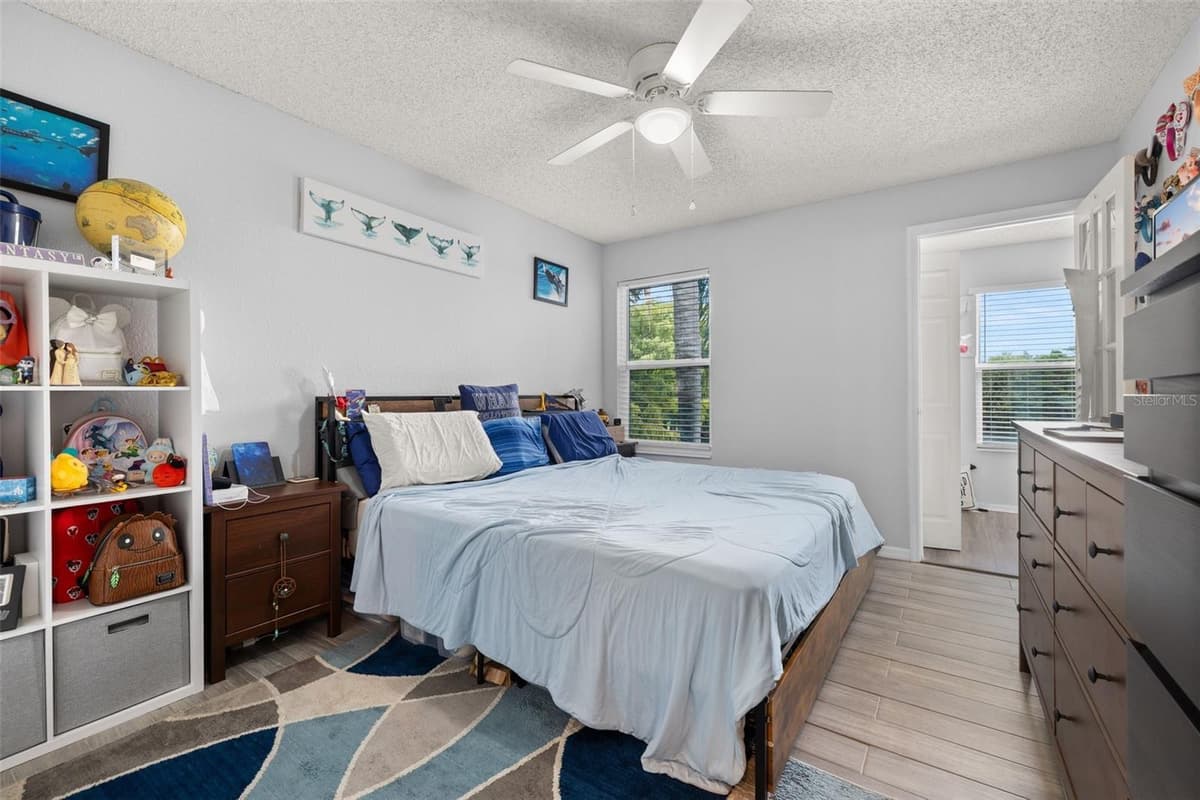 5713 GATLIN AVENUE — photo 19 of 40
