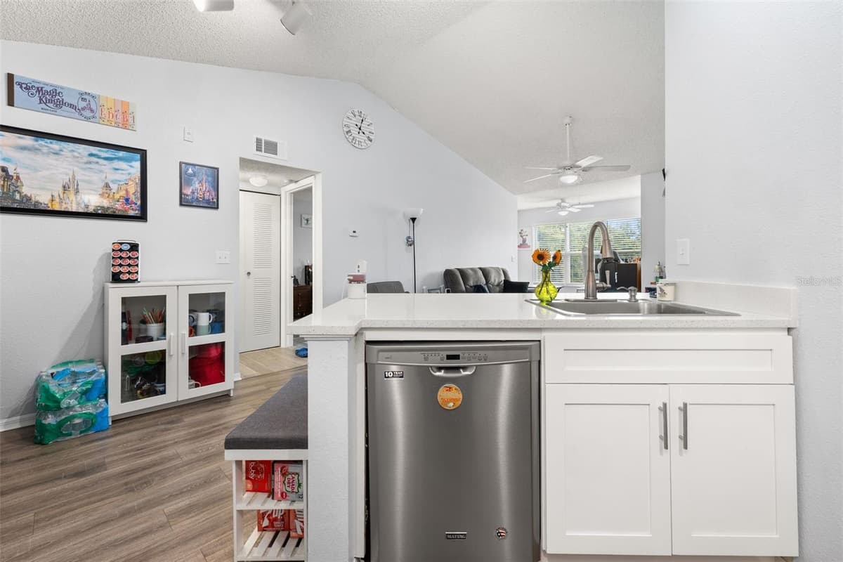 5713 GATLIN AVENUE — photo 11 of 40