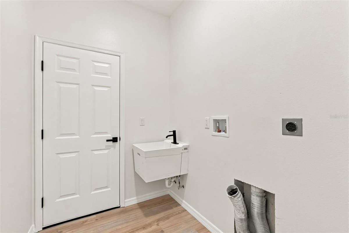 1887 WOOD BEND STREET — photo 44 of 50