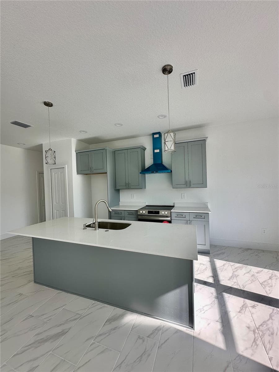 3135 LOWRY BOULEVARD — photo 17 of 28