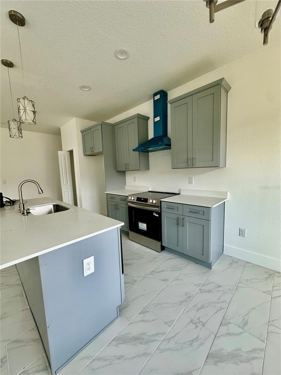 3135 LOWRY BOULEVARD — photo 6 of 28