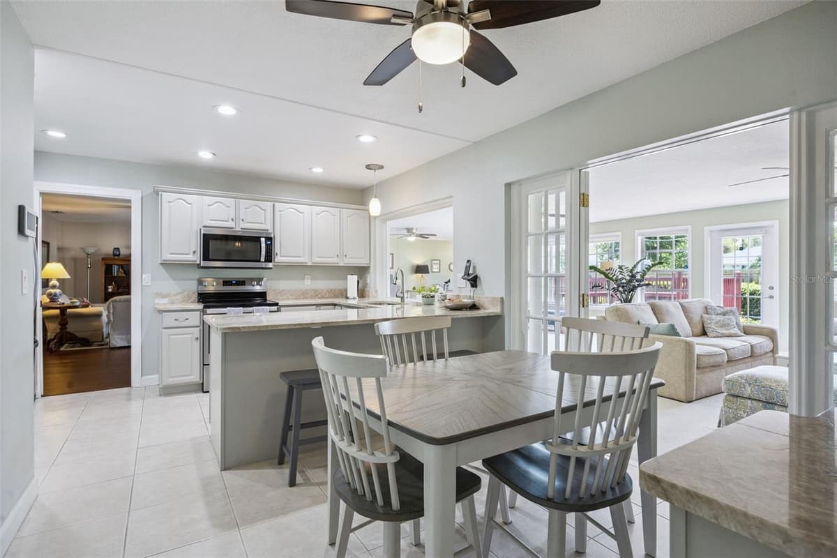 312 OAK HILL DRIVE — photo 19 of 64