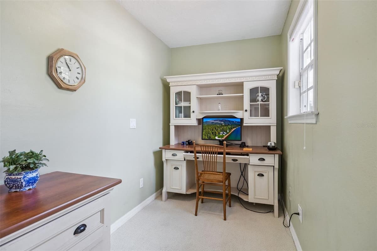 312 OAK HILL DRIVE — photo 37 of 64