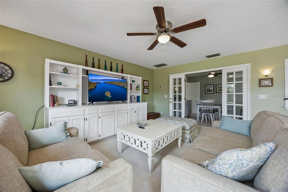 312 OAK HILL DRIVE — photo 39 of 64