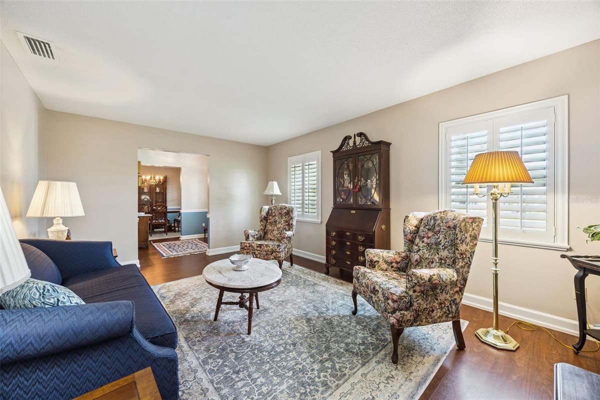 312 OAK HILL DRIVE — photo 11 of 64
